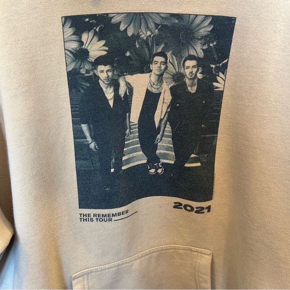 Jonas Brothers 2021 Tour Tan and Black Pullover Hoodie - Picture 2 of 5